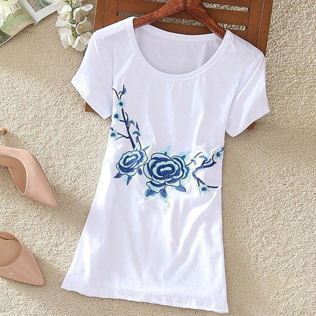 Fashion  New Summer Short Sleeve T-shirts Chinese Style Flowers Embroidery T Shirts Plus Size Female Casual Women Tops 72608 GS
