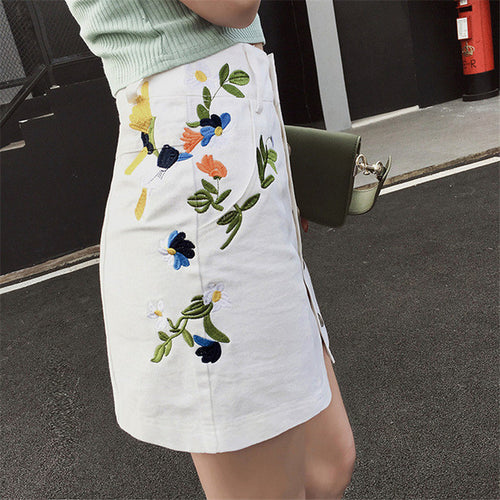 New  Fashion Floral Embroidery Pencil Skirt Mini Denim Skirts Woman Preppy Style Cute Button High Waist Skirts 72560 GS