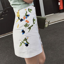 New  Fashion Floral Embroidery Pencil Skirt Mini Denim Skirts Woman Preppy Style Cute Button High Waist Skirts 72560 GS