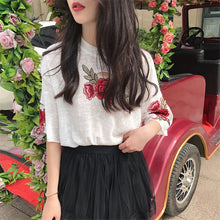 Woman Tops Tee  New Fashion Rose Embroidery T-Shirt Women Loose Short Sleeves Hollow T-shirt O-neck Loose Clothing 33031 GS